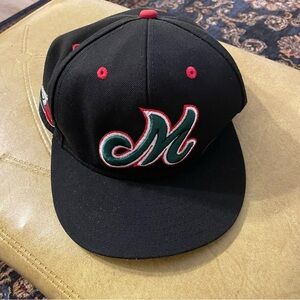 Rings & Crwns Mexico Country Pride Logo Fitted Flat Bill Hat Size 7 1/2”